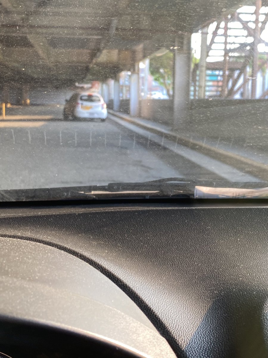 dinorita27's tweet photo. Segundo días que @ayudaizzi @izzi_mx  me dejan sin cable, internet y teléfono, en mi mismo edificio ya vinieron a checar dos servicios y el mío nada que sale, cuando la falla se dio al mismo tiempo. Pero qué tal unos andan en wallmart en horas de trabajo https://t.co/k4LkL6uyDP