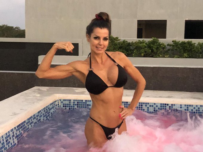 I see it as a victory that I developped this bicep... I am so petite.  #bestbody #gfe #fitness #muscle<a href="/tag/fitness"class="tags"><span>#fitness</span></a><a href="/tag/abs"class="tags"><span>#abs</span></a><a href="/tag/muscle"class="tags"><span>#muscle</span></a><a href="/tag/sixpack"class="tags"><span>#sixpack</span></a><a href="/tag/shaved"class="tags"><span>#shaved</span></a><a href="/tag/bestbody"class="tags"><span>#bestbody</span></a>
