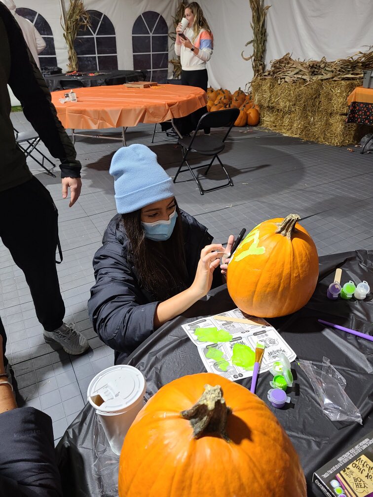 HolyCrossND's tweet photo. Students are taking a little break from studying for Fall Fest 2020!
#fallfest2020
#maskupsaints https://t.co/SFNDV22qsu