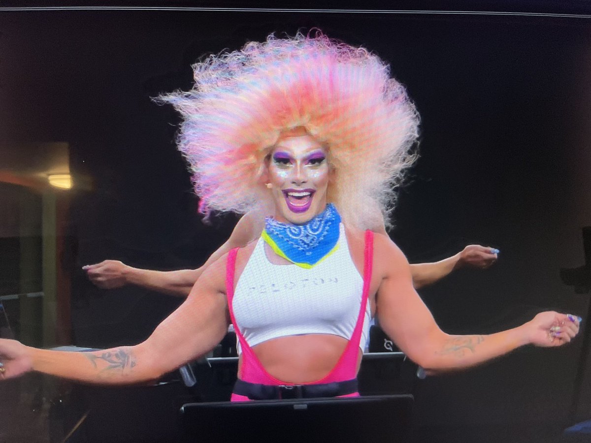 OMG!!!! @onepeloton you MUST hire Mara for your next instructor!!! I am glad she filled in for Matty. Matty you are just amazing and I love you. Fantastic workout. #peloton #pelotontread #drag #ilovematty #lgbtqally 🌈 https://t.co/amOYcyM6je