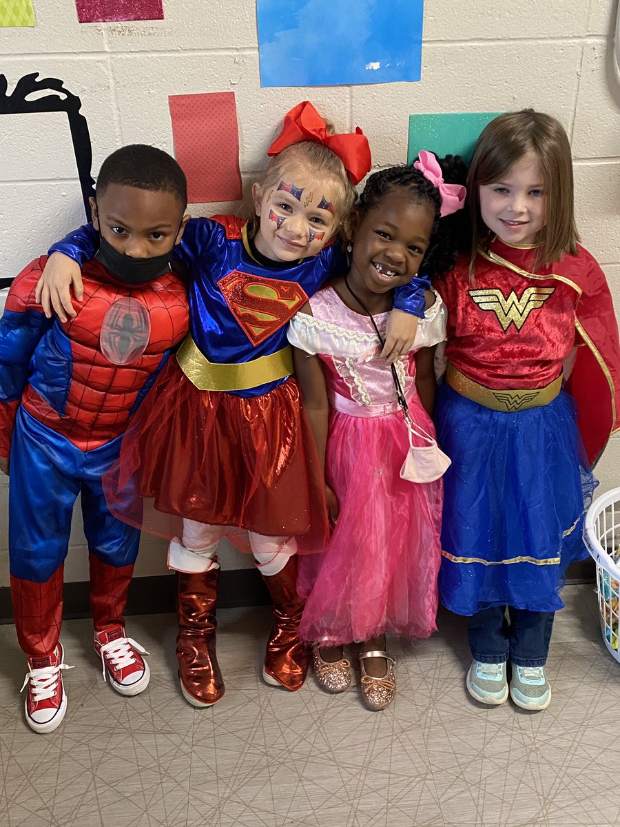 TweetDCS_WES's tweet photo. Mrs. Jamie’s Jitterbugs are having a lot of fun this week dressing up for Red Ribbon Week! #TeamDCS #RaisetheBar #RockinGators #BetterTogether https://t.co/P2bCT3Wu8p