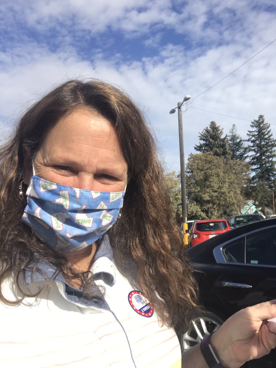 silvershook's tweet image. I haven’t voted absentee since 1984 on exchange with @AFS and had to get myself to the US Embassy in London to vote for the first time. Full circle, my daughter is now at @EdinburghUni and is navigating voting abroad.  She says @DemsAbroad  is doing a great job! #everylastvote