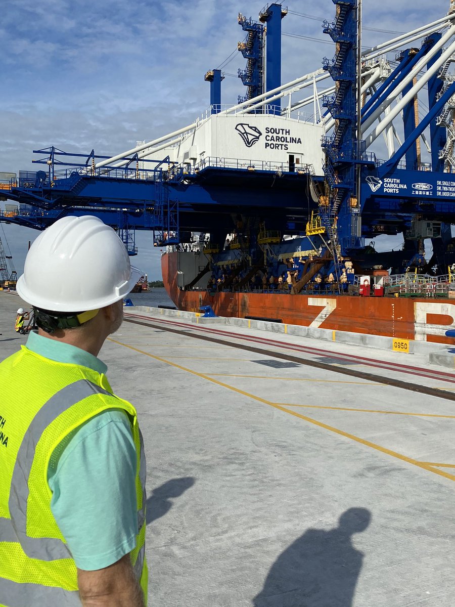 BennettSCSenate's tweet photo. Started the day with the State Of The Port address - 2020 virtual style. Ended with a trip to the new HKL Terminal as the massive new cranes arrived at the wharf. #SCEconomicEngine https://t.co/g8RB8PkZiT