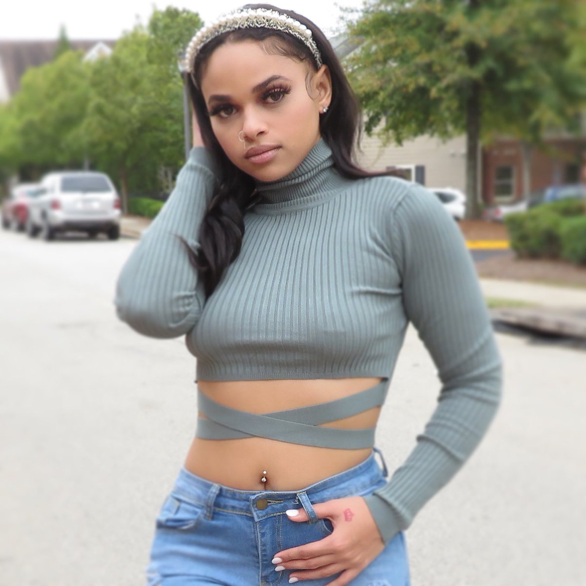 NEW RELEASE! 
ALSO AVAILABLE IN TAUPE. 🤩
looksxlourdes.com