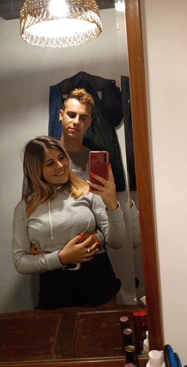 Florcosta02's tweet photo. Lo mejor que me paso en la vida sos vos mi amor, sos la única persona que tan solo con un mensaje me saca una sonrisa y me hace cada día mas feliz. Te amo @benjamingalv4n https://t.co/z3yHYJ1EPD