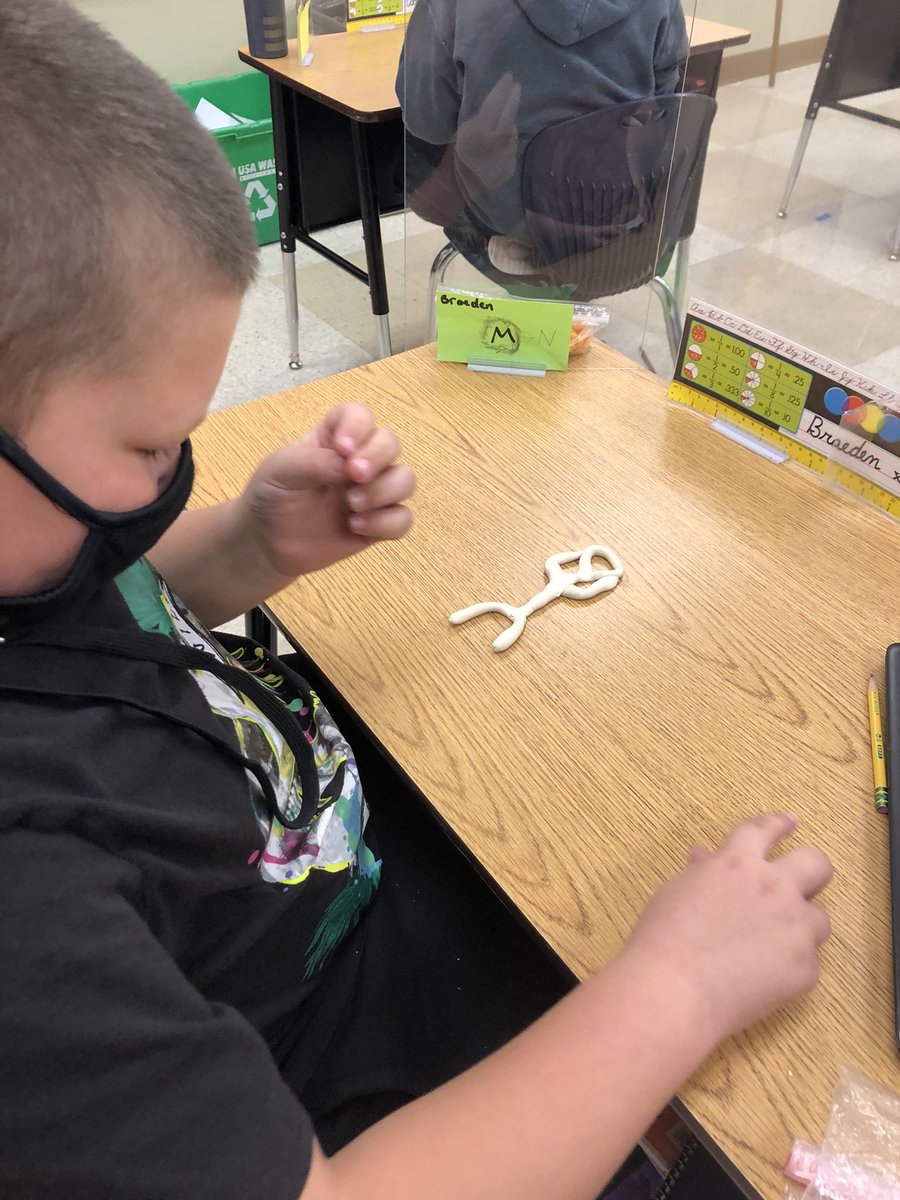 TeacherTrone's tweet photo. Today we used playdough to model our vocabulary words from our weekly story, Aero and Officer Mike. 🐶👨‍✈️ https://t.co/UFUAni6Vc6