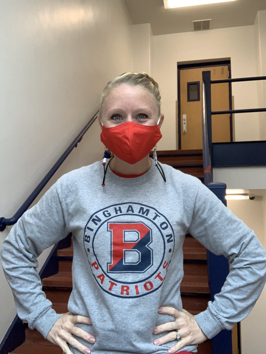 PatriotsPE's tweet photo. Patriot Pride complete with a custom BHS mask lanyard from @LHankins841 ❤️🤍💙  #BPatriotProud #BCSDSpiritWeek https://t.co/3YSMG20NLk