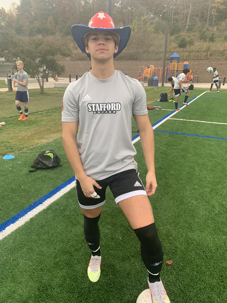 SamWiler's tweet photo. Western Wednesday with the traveling cowgirl hat! @mvhsclassof2k21 🐎🤠 https://t.co/Ufm9zDE5UA