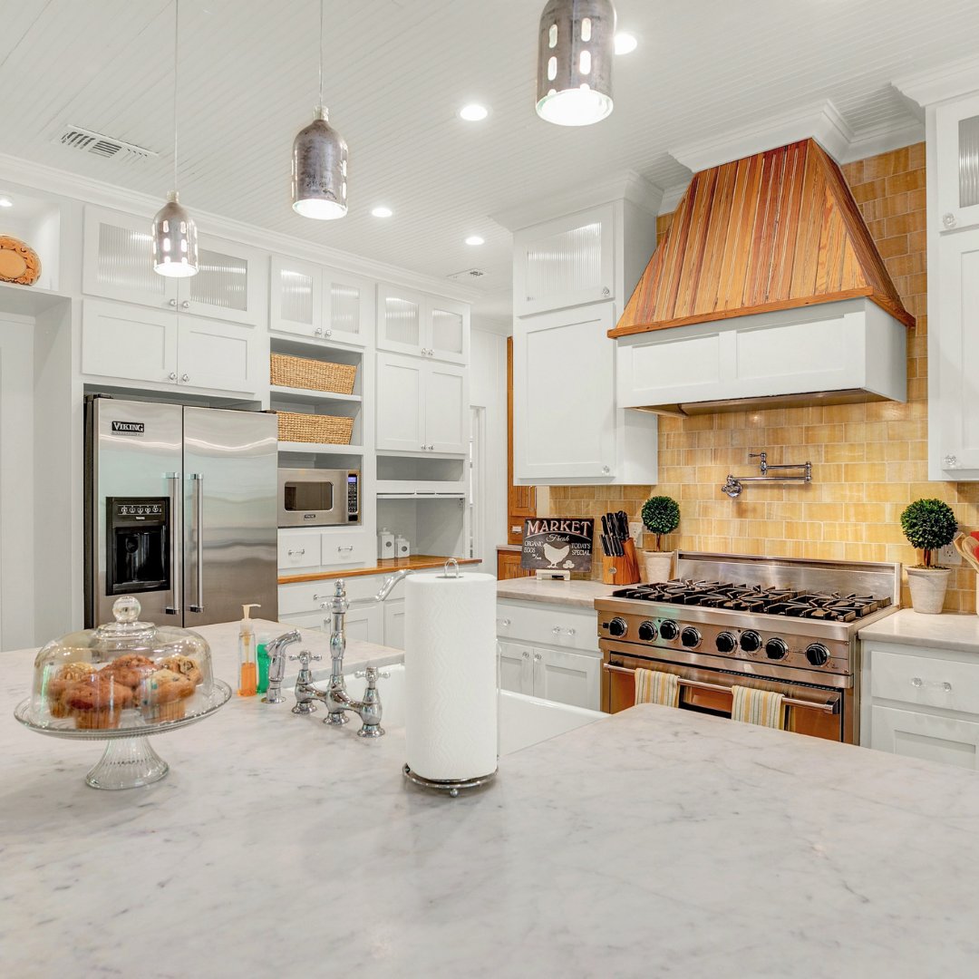 Cozi_vr's tweet photo. Come and enjoy this beautiful home or any of our assortment of amazing homes.🤩 

Book this gorgeous home by visiting https://t.co/Eu3LpBiazk
.
.
.
 #weekendgetaway #newbraunfels #fredericksburgtx #Texas #vacationrental #getaway https://t.co/Ji7mtIXxK0