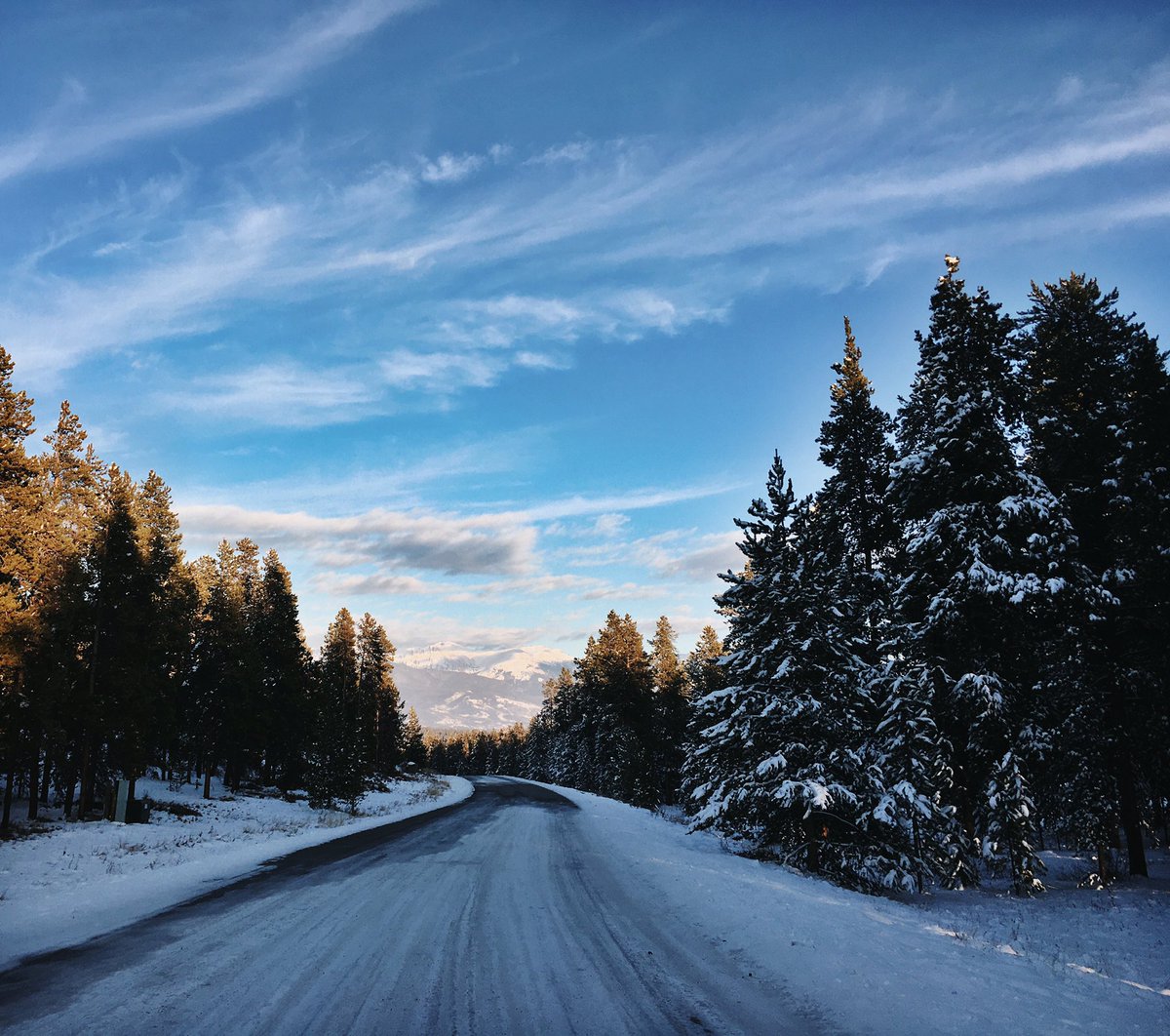 janae_champlin's tweet photo. go for a drive after work vibes https://t.co/PZLnq8kRct