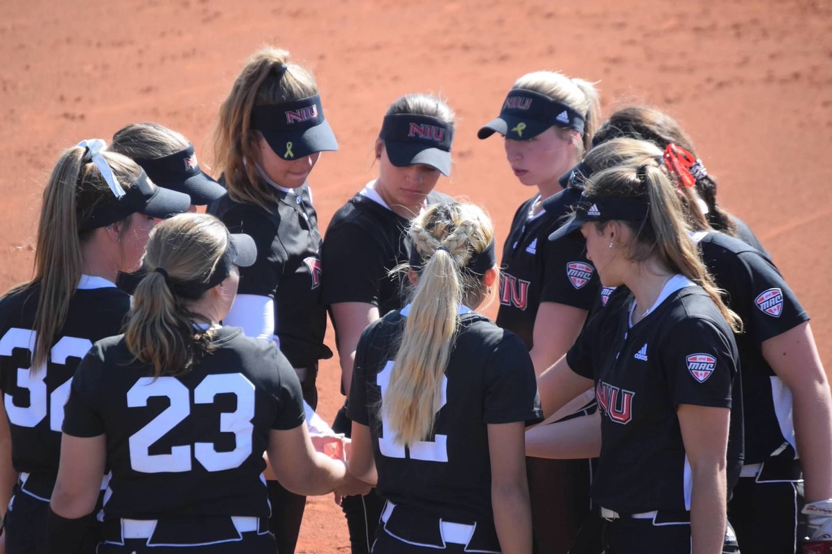 CarleyG32's tweet photo. @macmahy_ @amberlyrod9 @NIUSoftball @NIUAthletics @NIUHuskiesSAAC I’ve got my innies backs! @hannah__77 @katie_keller_9 who’s back do you have!? https://t.co/EzQ2pbpnpF