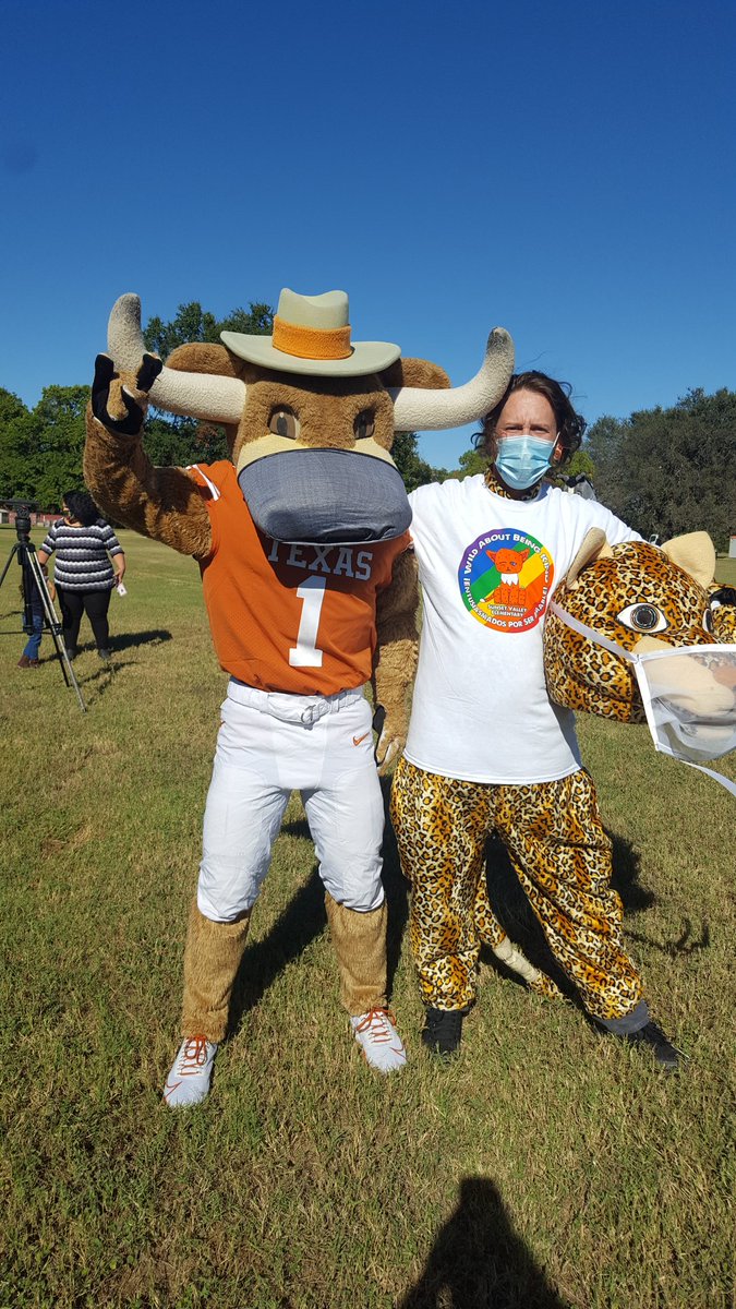 MarquezEducator's tweet photo. Special thanks to our librarian @BradDusing  for playing the part at this public health announcement shoot "Mascots for masks" @ElSunsetValley https://t.co/ep7SIIBDyk