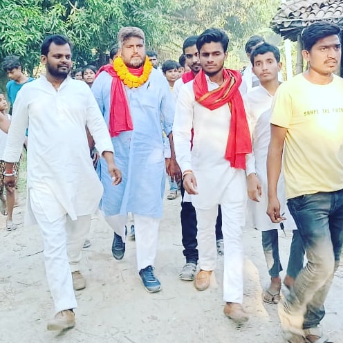 AkashYa74809796's tweet photo. बिहार, मुज़फ़्फ़रपुर जिला के औराई विधानसभा क्षेत्र के भकपा-माले महागठबंधन उम्मीदवार भाई आफ़ताब आलम जी चुनावी जनसपंर्क के दौरान ,भब्य स्वागत किया गया।

आकाश यादव,जिला महासचिव छात्र राजद मुज़फ़्फ़रपुर https://t.co/ICPQcVdhvu
