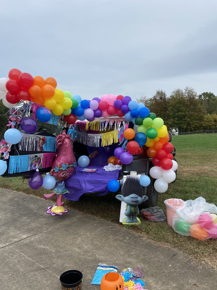 Mrs_BEaster's tweet photo. Such a fun trunk-or-treat for our kiddos! We had a great time Trollin around! ❤️#ACESSurfsUp @cumminsjm @ACES_AP https://t.co/qlgVTBd8xg