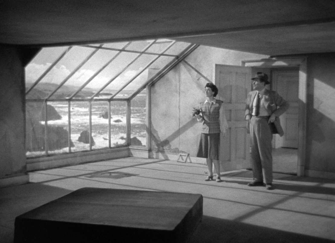 OnePerfectShot's tweet photo. THE UNINVITED (1944)

Cinematography by Charles Lang
Directed by Lewis Allen
Read a history of Hollywood's fascination with the remake: https://t.co/NaM4ztmuod https://t.co/CRTGikty5R