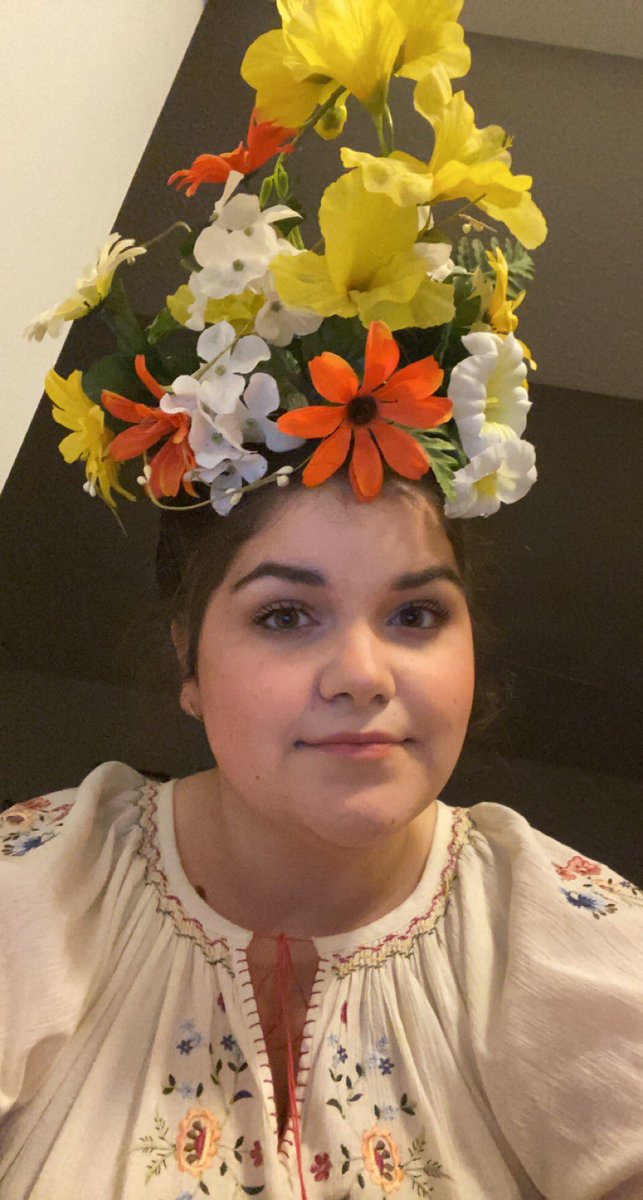 CentralSwe's tweet photo. Congrats Mariah for winning our costume contest tonight! Everyone looked so great and we had such a good time! 😊 #SWE #community #spookyseason #danifromidsommar https://t.co/5ta3Py4Ym0