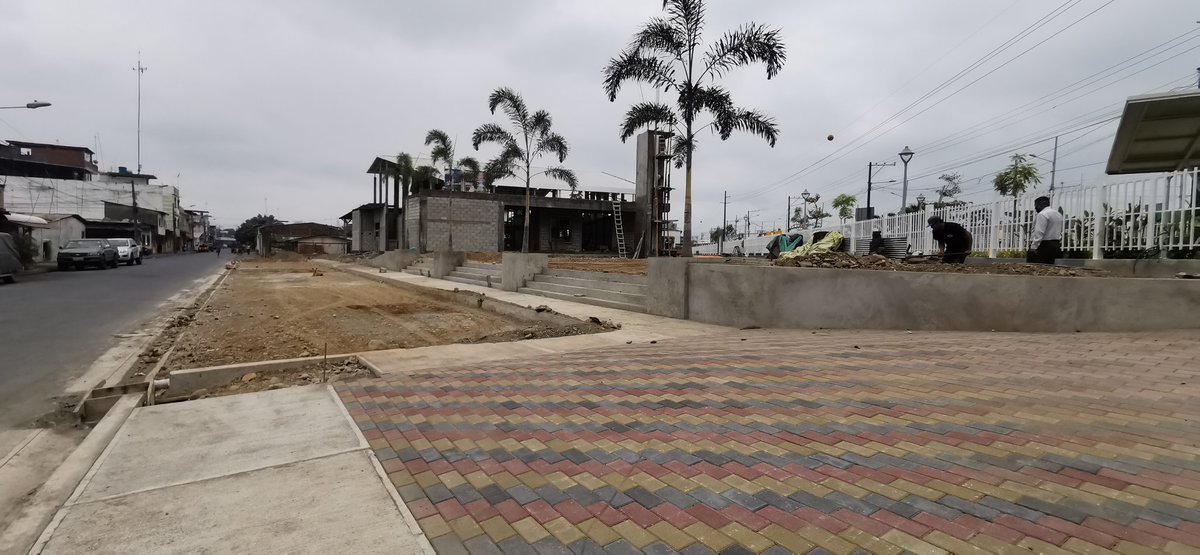 alcaldiabbhy's tweet photo. La obra del nuevo parque lineal de la Cdla. #4DeMayo avanza con celeridad. El alcalde @DrCarlosGerman1 durante un recorrido, recalcó el trabajo entre #AlcaldíaDeBabahoyo, #LaCuria y la ciudadanía; el parque estaría entregado a finales de Noviembre del 2020.
#BabahoyoNoSeDetiene https://t.co/PdFJdjPXt2