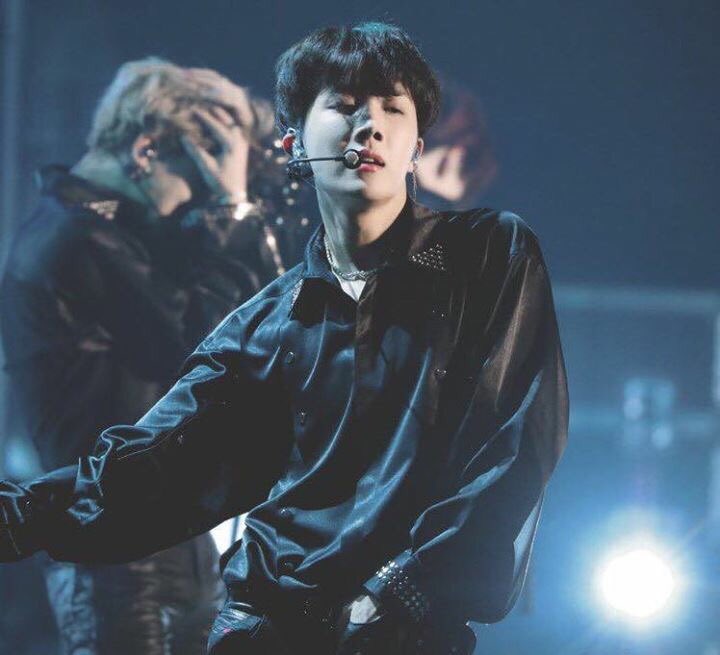 More from the Fake Love live performances 