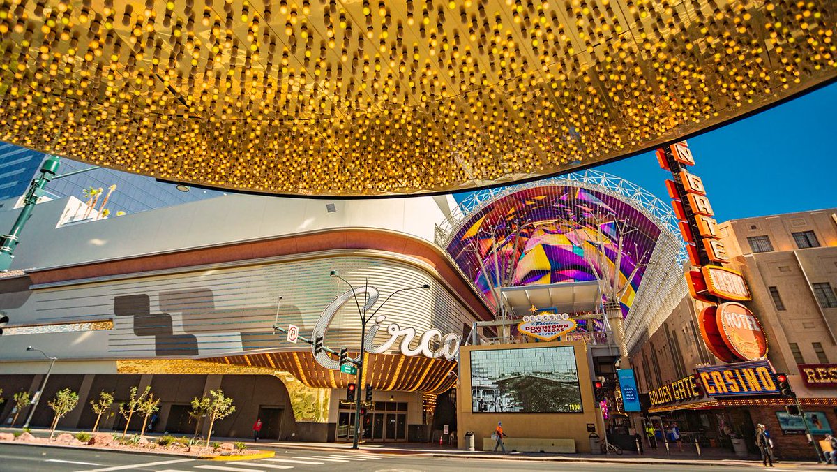 CityOfLasVegas's tweet photo. #ICYMI @CircaLasVegas officially opened at 12:01 a.m. today. It's #DTLV's first ground-up casino resort in more than 40 years. The only 21+ resort is 1.25-million-square-feet and has the world’s largest sportsbook. Visit https://t.co/hKLeXRrgN9 to learn more. #CircaReveal https://t.co/DqCw12TDkI