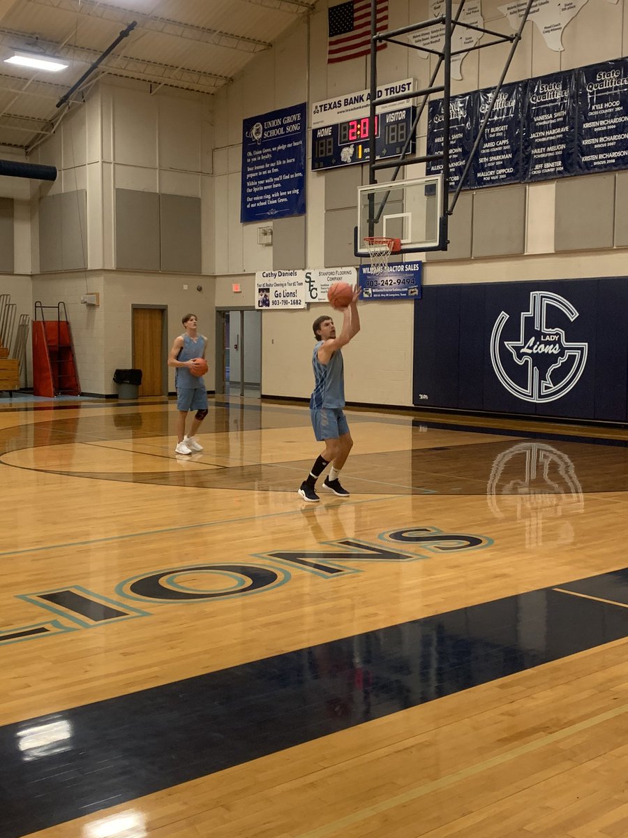 thecoachwilson_'s tweet photo. Day one in the books. Year one is under way! Let’s get it. #UGHOOPS #WIN https://t.co/rS8UIm1jza