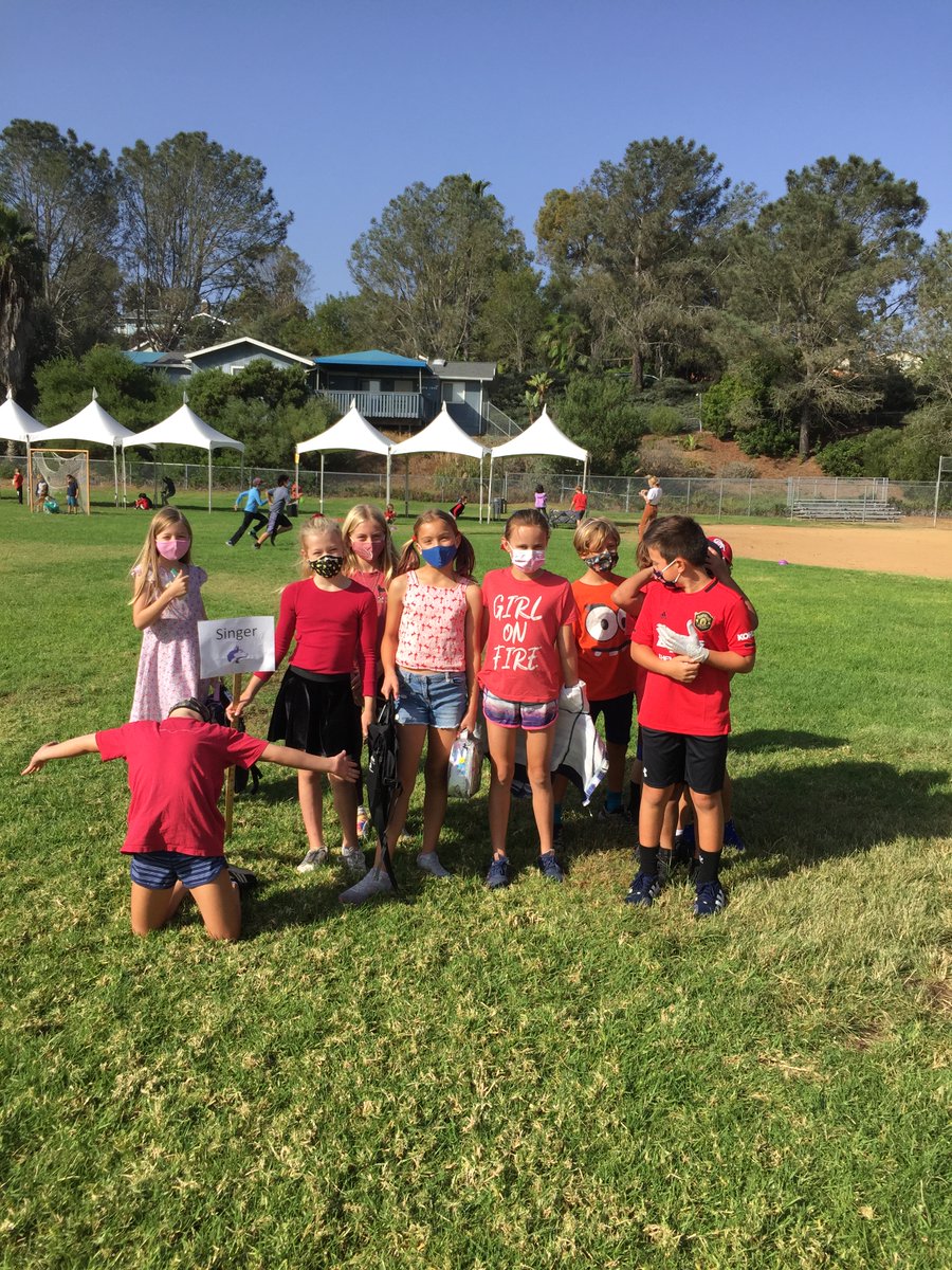 MsSingerEDU's tweet photo. We kicked off Red Ribbon Week by wearing red! Our theme this year: Be Happy, Be Brave, Be Healthy! Reading books about bravery and honoring our differences. Thanks to the PTA for this awesome week! #mssinger4th #DMUSD #delmarhillsk6 https://t.co/fxmtioteEM