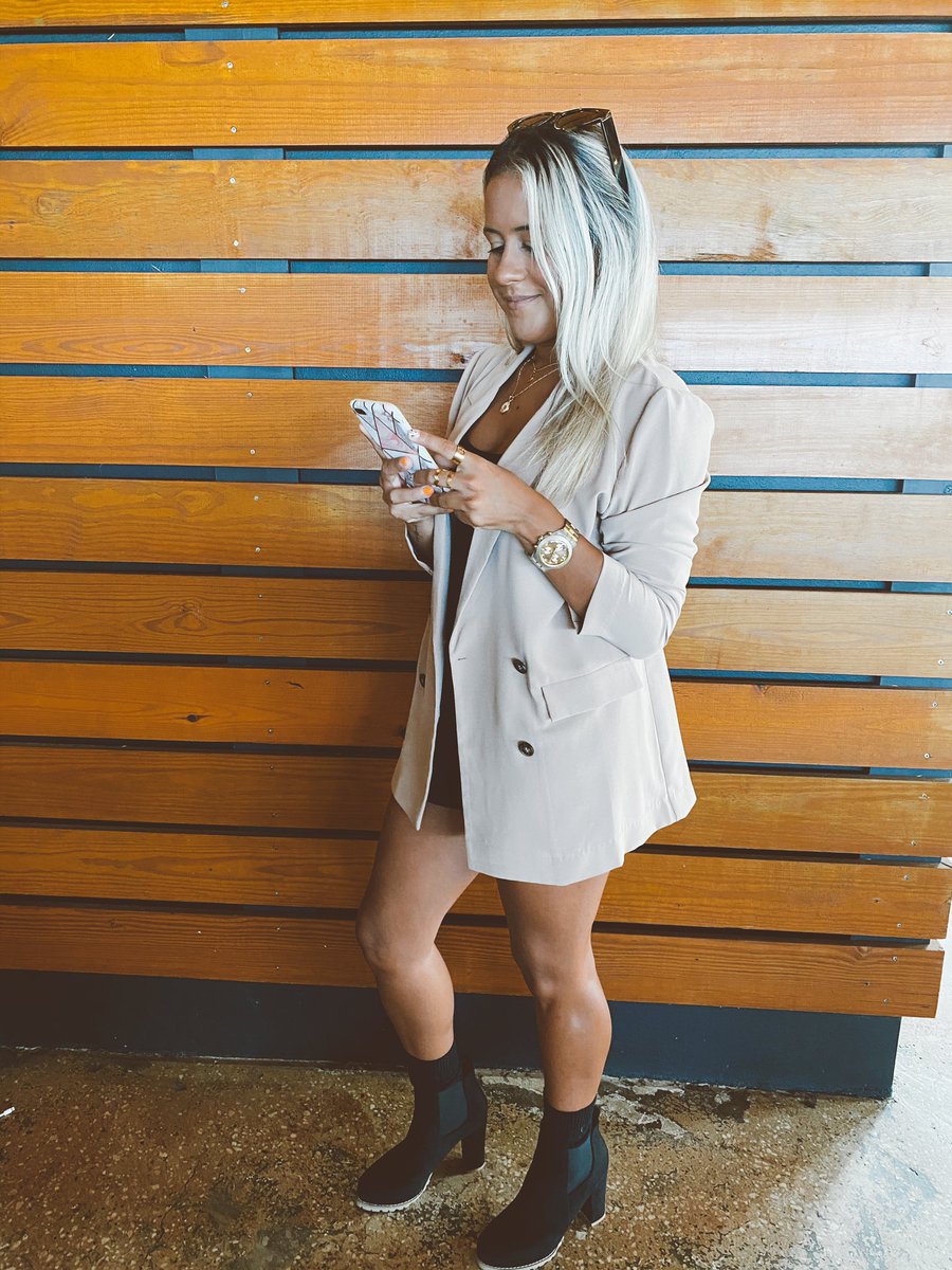 noryrivera's tweet photo. Healthy blonde hair who? 💁🏼‍♀️ https://t.co/dYoTeHuG0l