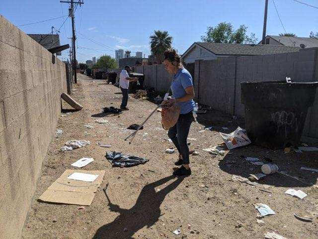 phxmission's tweet photo. Serving our surrounding community is a value at @phxmission. We were honored to coordinate and serve at a clean-up day around Capitol School at 17th Avenue and VanBuren with the help of @CinthiaForPhx, @LukeAFB, and the Oakland Neighborhood Alliance! https://t.co/BgVOhQnz6z