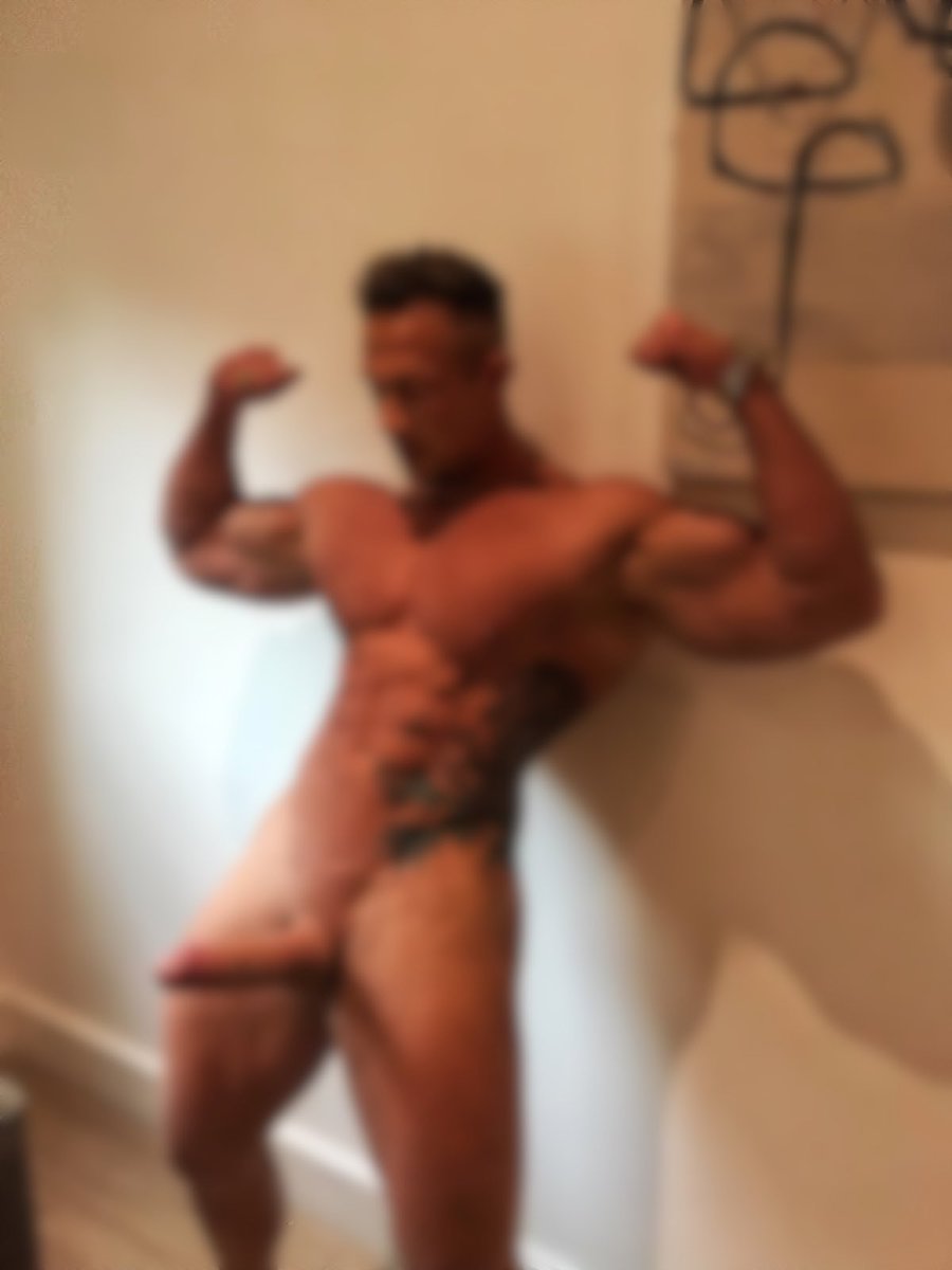 APOLLO_STEEL680's tweet photo. Only one place to see the full video 😈👇🏼💯

https://t.co/BLeMMal5AR 

$3 SALE! Few spaces left, ends tomorrow! Be quick 🔥🔥 #muscleworship https://t.co/wdG61CbTbN
