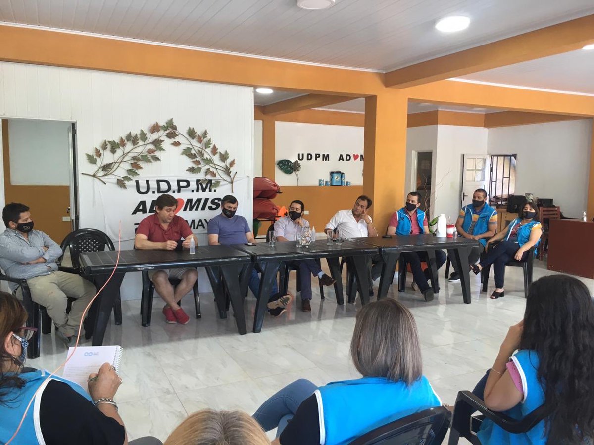 CristinaFretes4's tweet photo. UDPM AD❤️MIS!!! Junto a Delegados Departamentales de 25 de Mayo, seguimos construyendo junto a los colegas más fuertes que nunca💪🏼💪🏼 @grillo141 @GriKrombauer @cjdechat @Marcos42866602 @fabianchilipank @Andrsjulinrehe @robertoadrian82 @udpm_misiones https://t.co/JcpC0eVXop