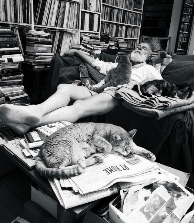 I'm sort of depressed all the time in a mildly jolly way. My life is a total shambles at the present and I don't see that it's going to get any better. It'll probably get worse... But on the other hand, in a sense it's so awful why worry about it?
- Edward Gorey
#Art https://t.co/pM4nDNzPah