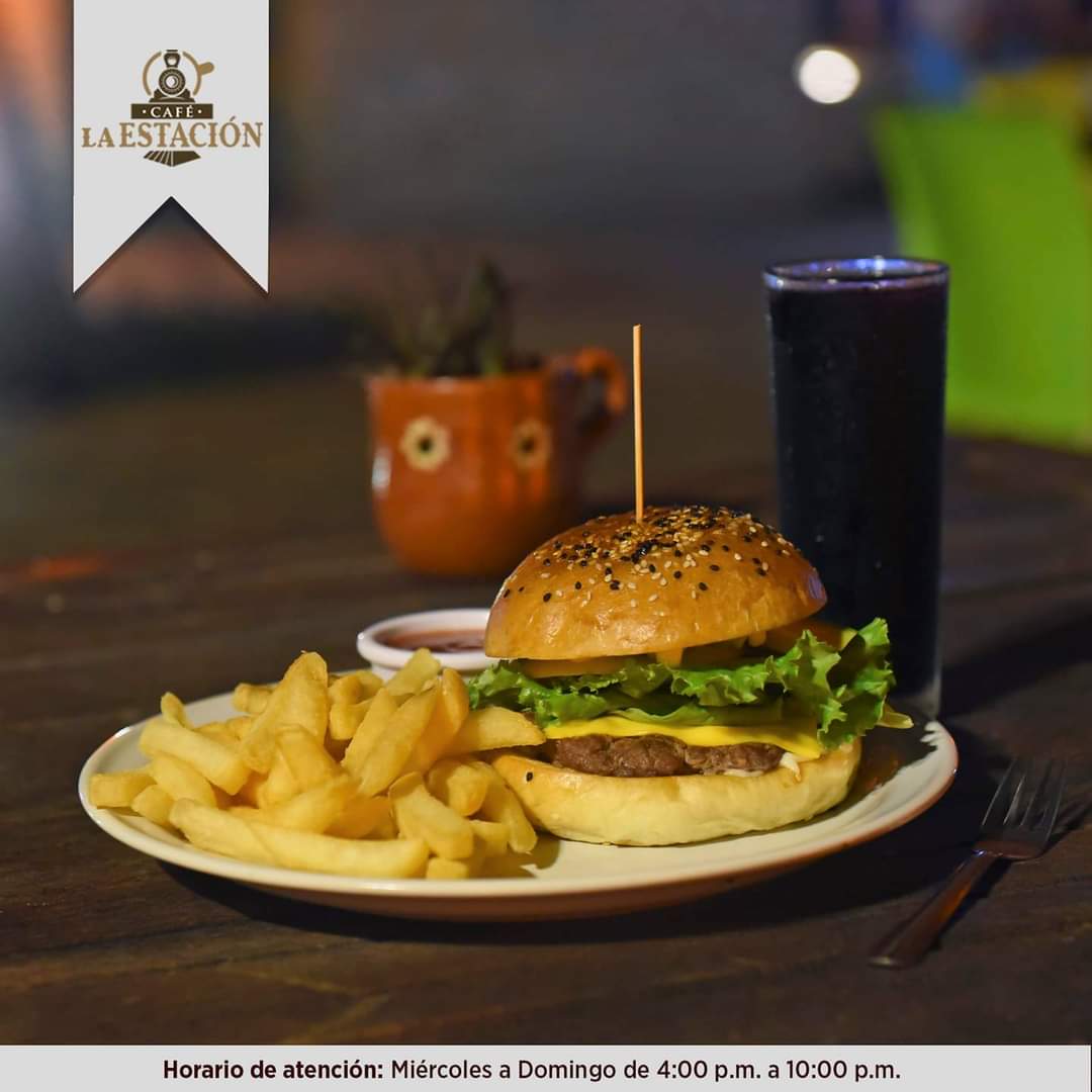 Ven a cenar hoy a La Estación Café 🖤☕
Y pasa un agradable tiempo con tus amigos o familiares en el mejor lugar al aire libre ☺️
Te esperamos hasta las 10:00 p.m.
Servicio a domicilio hasta las 7:00 p.m.🛵
Acceso por Trapiche Museo Interactivo 📍