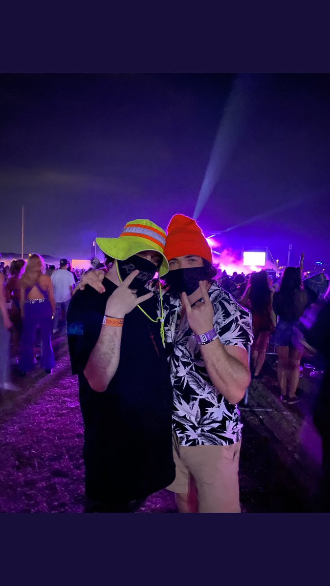 RYYYY19's tweet photo. Love meeting new people at raves. It’s been an adventure going to these pod shows. Ultimately can’t wait for Subtronics next week. I will be there both days in section B 😝 https://t.co/HSFBAN6hVs