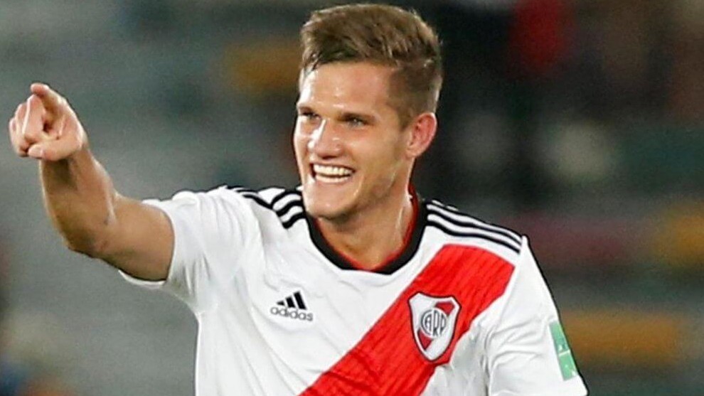 infocariverp's tweet photo. Atención RIVER!!!

Llega desde Brasil la información que: El Botafogo está interesado en Bruno Zuculini. Los brasileros lo quieren a préstamo con opción de compra. El jugador no se quiere ir. Y River respeta la decisión del futbolista.

Gallardo lo tiene muy en cuenta https://t.co/VvTNXJtEgk