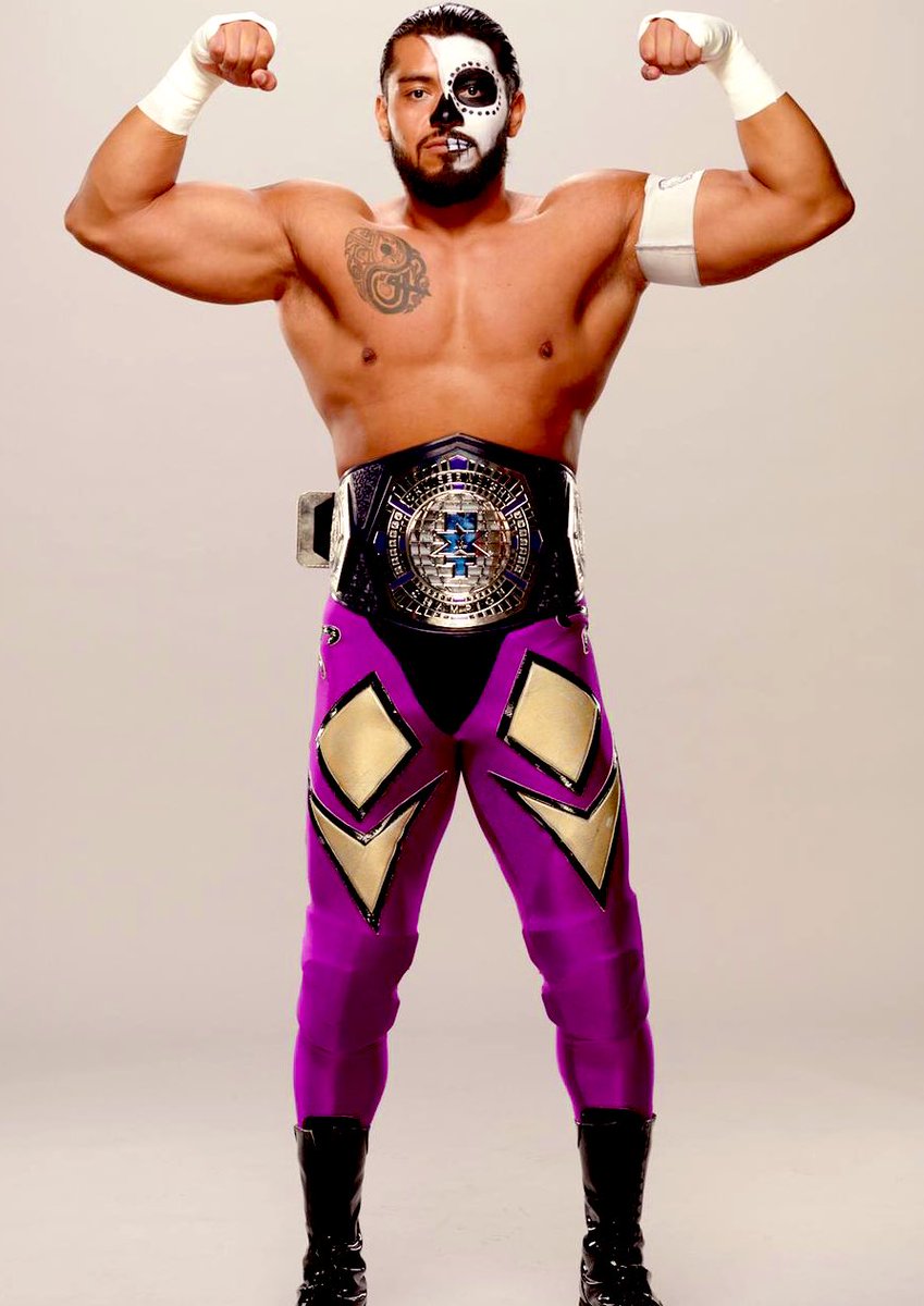 Santos Escobar homenajeÃ³ a Rey Mysterio en NXT Halloween Havoc - MÃ¡s Lucha