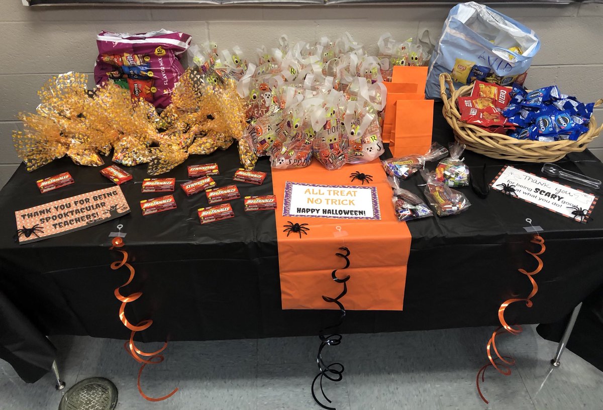 TXMontano's tweet photo. We hope our Faboolous ⁦@LamarMS⁩ staff is ready for their wicked awesome treats from ⁦@AvidLamar⁩ ! So proud of our ⁦⁦@AVID4College⁩ Ss acknowledging our ⁦@LewisvilleISD⁩ Staff! #LMStogether #ThisisAVID ⁦@JillAdamsjh⁩ ⁦⁦@KristyCasal⁩ https://t.co/pi7TrtLAzP