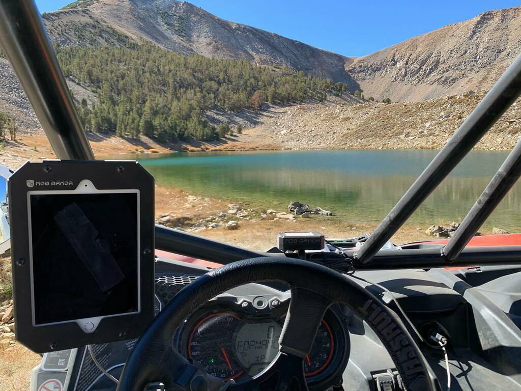 Office view did not suck today.
#coyoteflats #bishop #canamoffroadlivin @canamoffroad 
<a href="/gaiagps/">Gaia GPS</a> @mobarmor instagr.am/p/CG6IpMWDzlR/