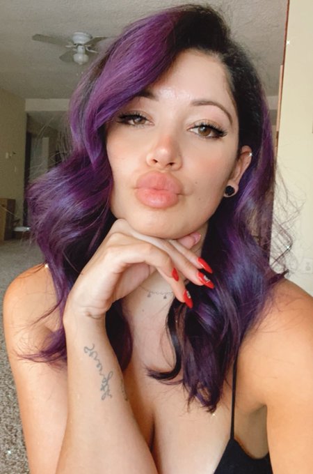 🔮 kisses baby https://t.co/6l53wFVoP3<a href="/tag/bts"class="tags"><span>#bts</span></a><a href="/tag/sneakpeak"class="tags"><span>#sneakpeak</span></a>