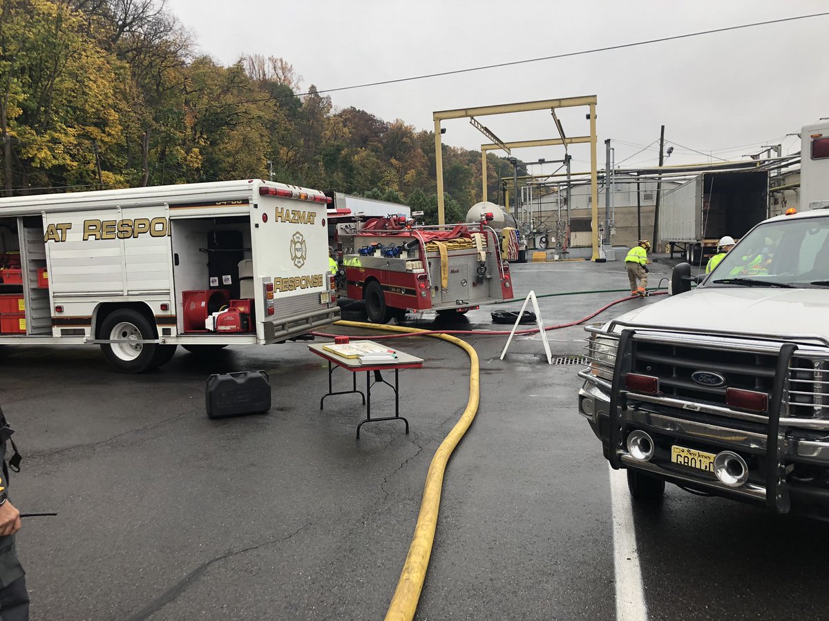 RichHay2's tweet photo. 94 Fire participated in the annual disaster drill at the Avantor Plant this morning, along with our local and county mutual aid groups. Good regional cooperation &amp; coordination is vitally important for an incident at this facility. https://t.co/YzNoXko14d