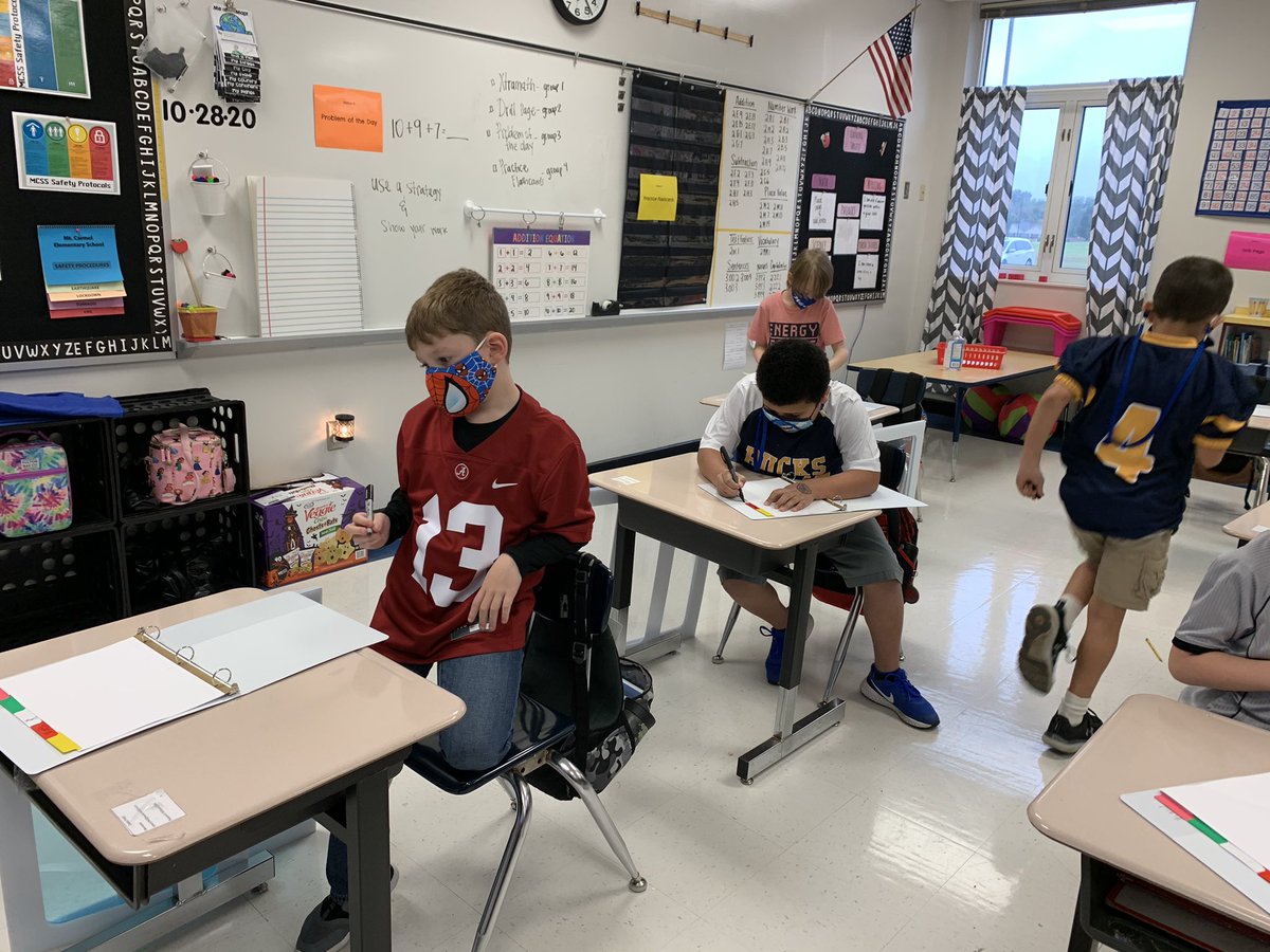 kati_dye_'s tweet photo. Better late than never! We started our #datanotebooks today and reviewed our time assessment to check for mastery ⏰ We don’t pass up any chance to celebrate in second grade 🤩 https://t.co/NOJnDaNolk