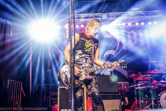 Musicians_Pro's tweet photo. SOUND • STAGE • LIGHTS for Black Stone Cherry. #lighting #lightingdesign #mobilestage #linearray #blackstonecherry #scottwillis https://t.co/79eRhJn7DO