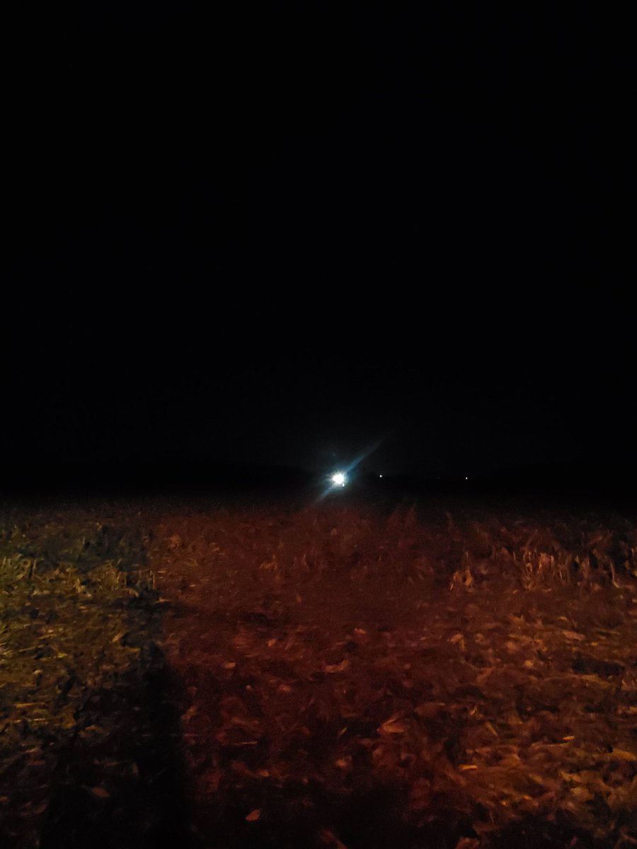 CarsonWagner01's tweet photo. Just like that #corn2020 is officially all done! 61 acres done in 13 hours! Decent yields and an average of 22% moisture for corn! Thankful for all the help with everything this year! https://t.co/va8MncLKes