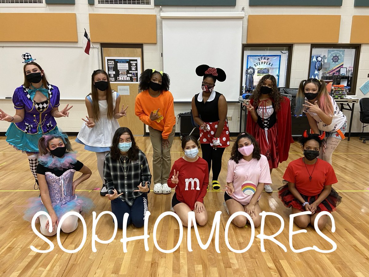HarlanCheer's tweet image. Had a SPOOKTACULAR time at our Halloween Costume practice! #SpookyFunTimes #HawkCheer #MakingMemories