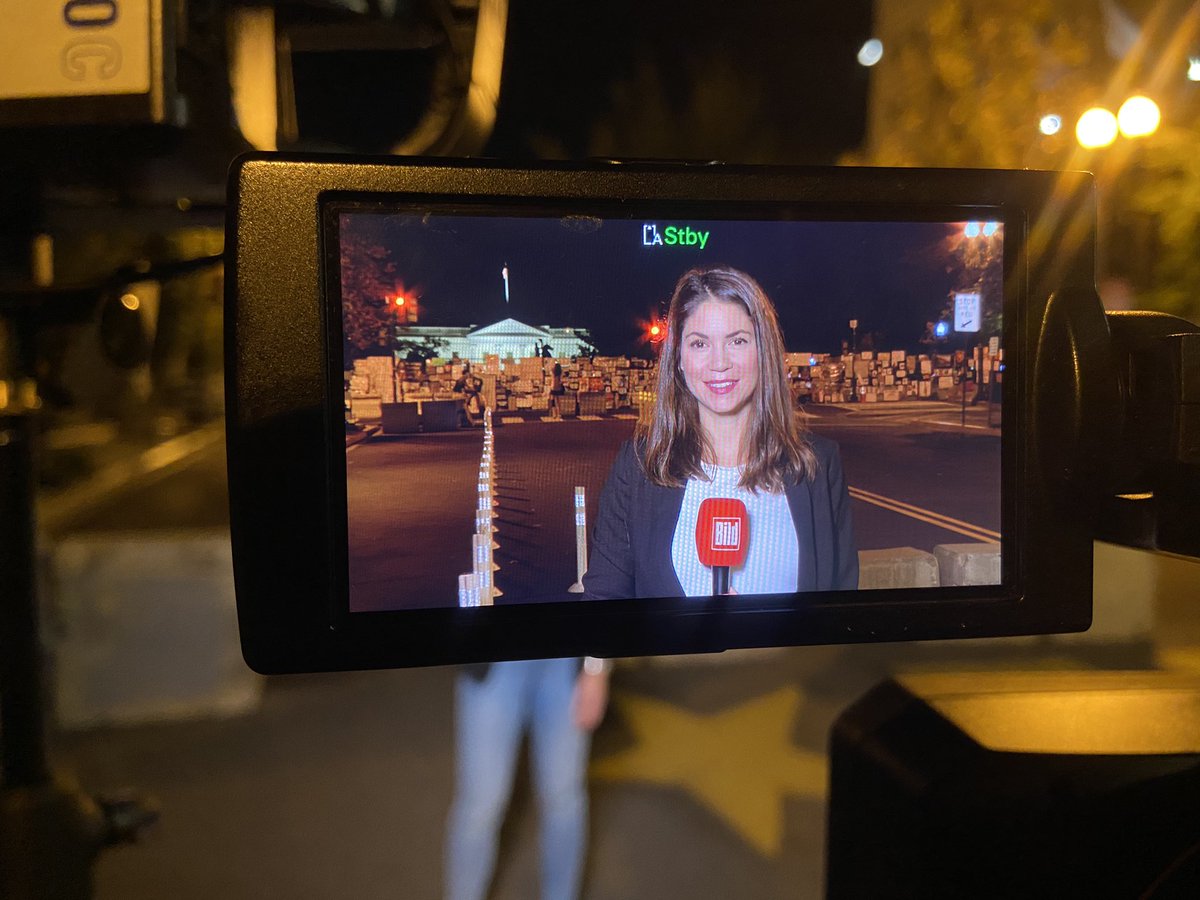 K_Moessbauer's tweet photo. Das war mal eine erweiterte Nachtschicht in D.C. - erst durch die deutsche Nacht und dann die an der US-Ostküste. Wir waren am Weißen Haus, bis sogar dort die Lichter ausgingen #tvdebate #trumpbiden https://t.co/vFlFAdLhm9