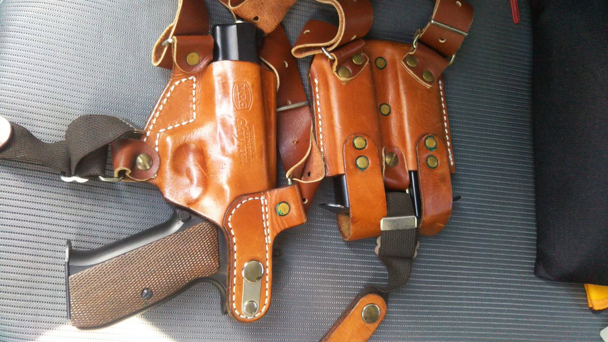 このバイス・ホルスター、まだ持ってる（たしか上野MGCで買ったときに