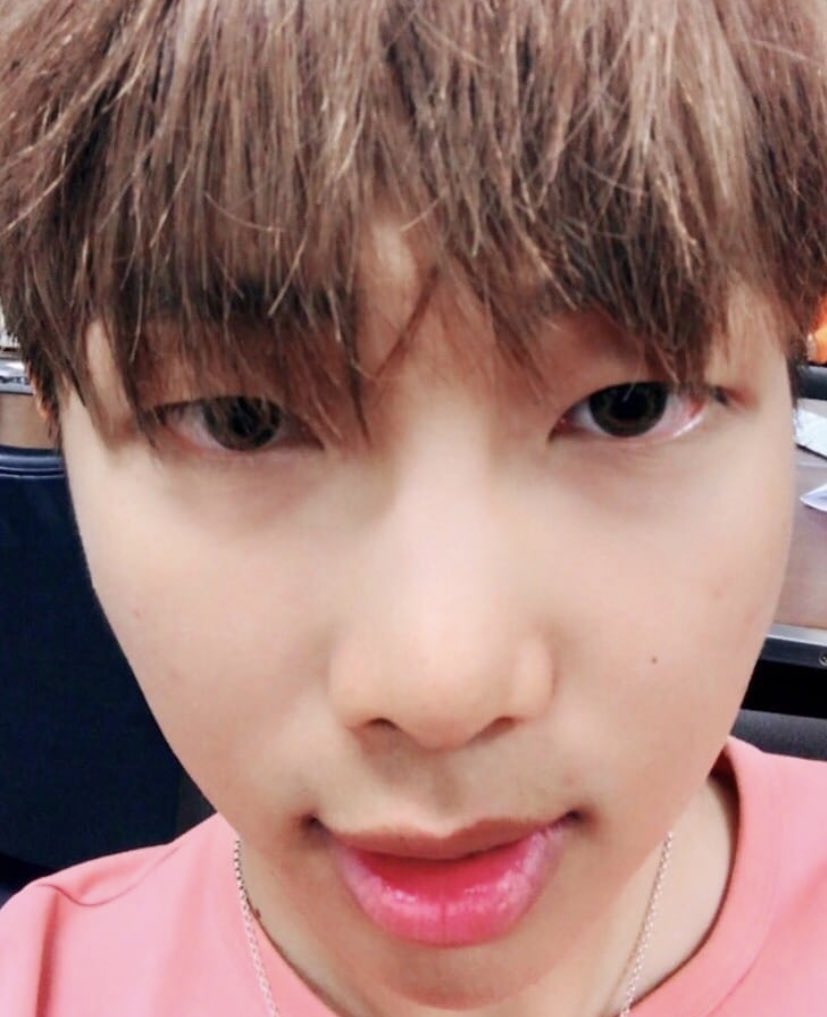 rmarchives's tweet photo. he is just so cool https://t.co/RzM4XmzKCq