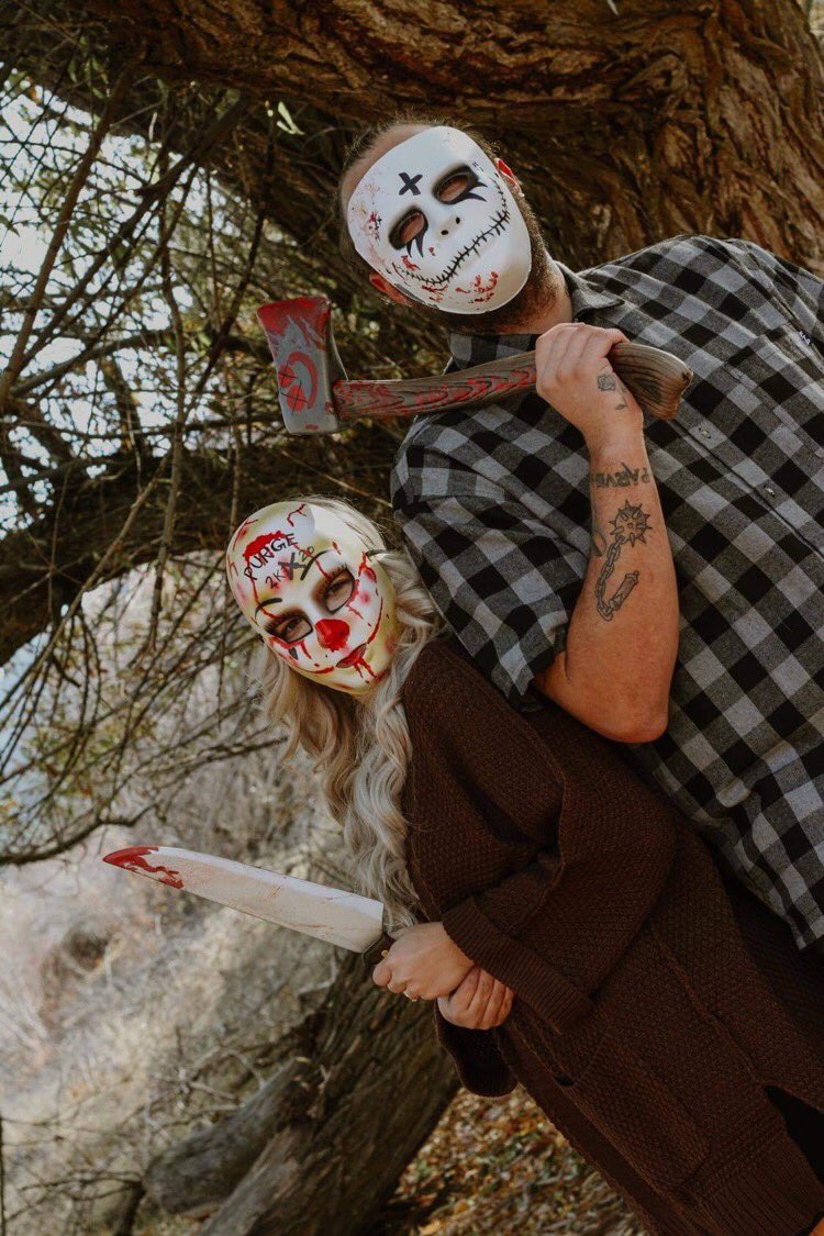 QueenBeeBeauty3's tweet photo. We took our Engagements this past weekend... and we had to throw in some spooky pics! 
🖤😍💀🔪🔪🪓 @almightythud https://t.co/gJrqoz3J4h