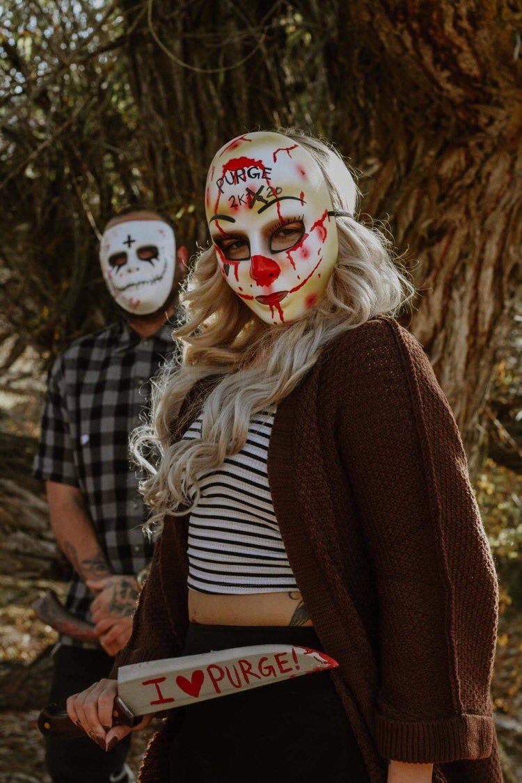 QueenBeeBeauty3's tweet photo. We took our Engagements this past weekend... and we had to throw in some spooky pics! 
🖤😍💀🔪🔪🪓 @almightythud https://t.co/gJrqoz3J4h