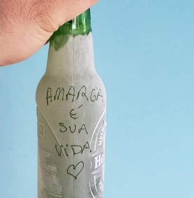 renanmoraes's tweet photo. "ain heineken é muito amarga" https://t.co/ykABievUcp