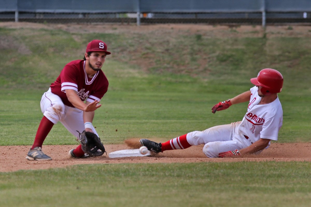 PmarAthletics's tweet image. We&apos;re back with another episode of Comet History. This week we&apos;re looking at the CCCAA State Tournament runs by our baseball program!

palomarathletics.podbean.com/e/a-decades-lo…

Photo collage is from 2005 season. Remaining photos from 2015 season.

#cometpowered☄️ #palomarathletics #comethistory