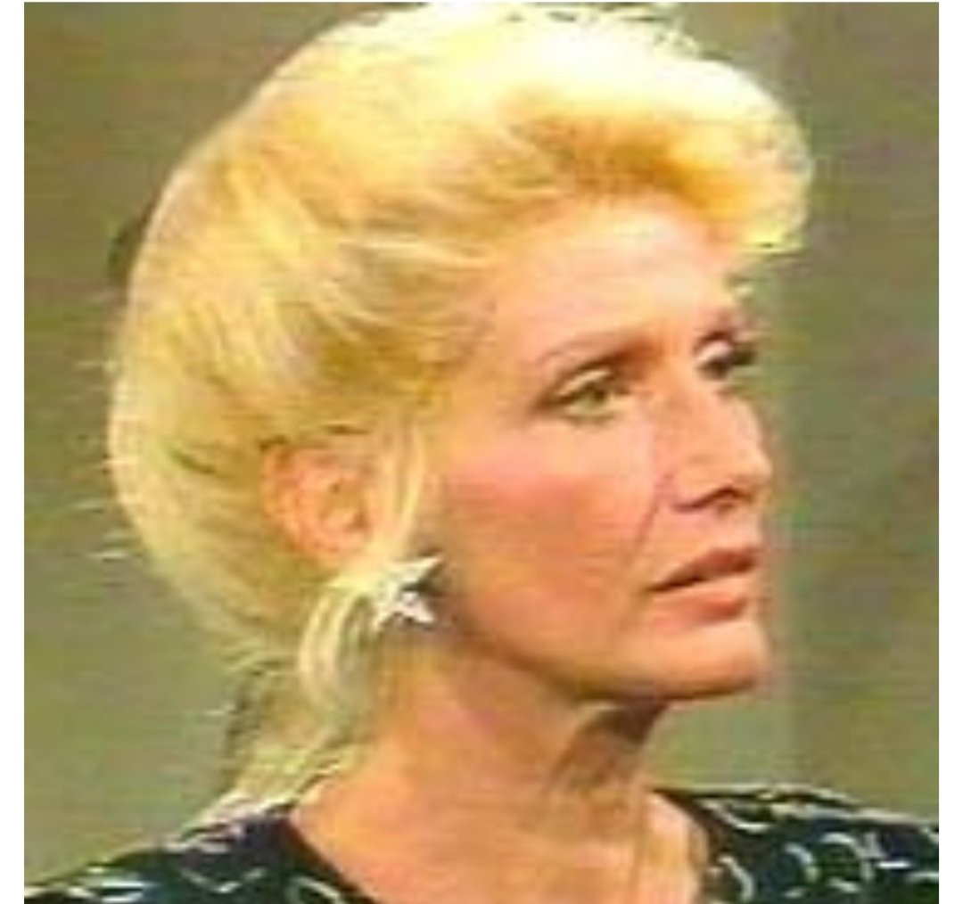 GiraUltima's tweet photo. Gilda Lousek 
22 años ❤ 
Actriz de cine, teatro y televisión 
Nos quieren contar algo de ella  ? Alguna anécdota , algun recuerdo o solo una palabra 🌈 
Hagamos crecer esta cuenta , es muy lindo recordar a nuestros artistas ! 
SEGUINOS y RT ❤��❤ https://t.co/lusF7dUULH